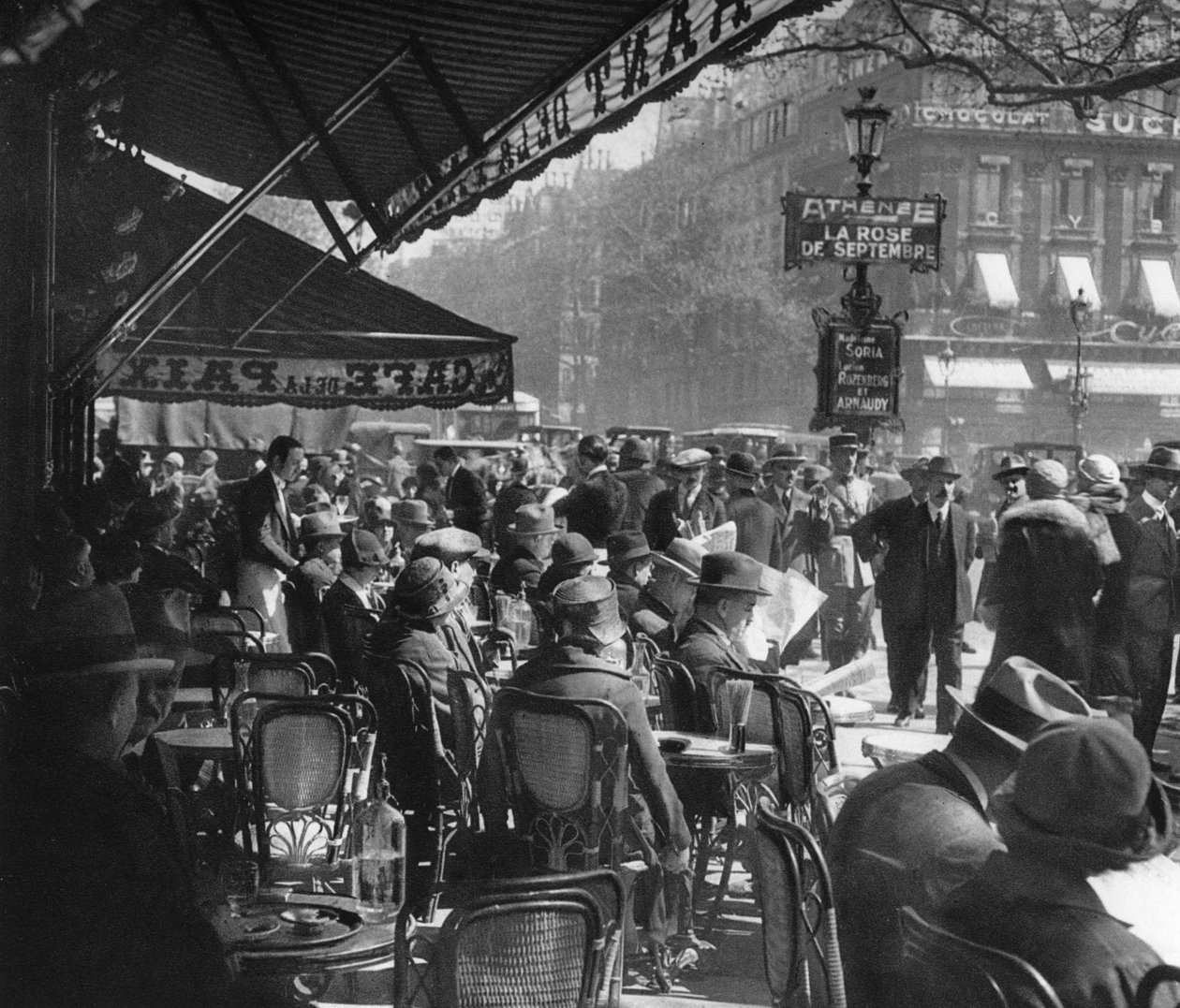 Café de la Paix, Parigi, 1937 da Martin Hurlimann