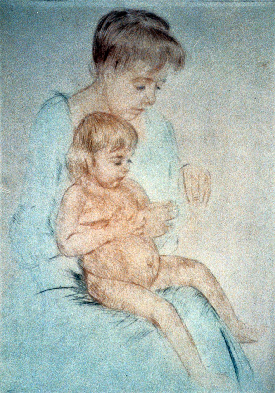 Donna che tiene un piccolo bambino nudo in grembo mentre le fa la manicure, c.1904. Pastello. Mary Cassatt, pittrice e incisore americana che dal 1866 visse principalmente in Francia. Madre domestica e bambino da Mary Stevenson Cassatt