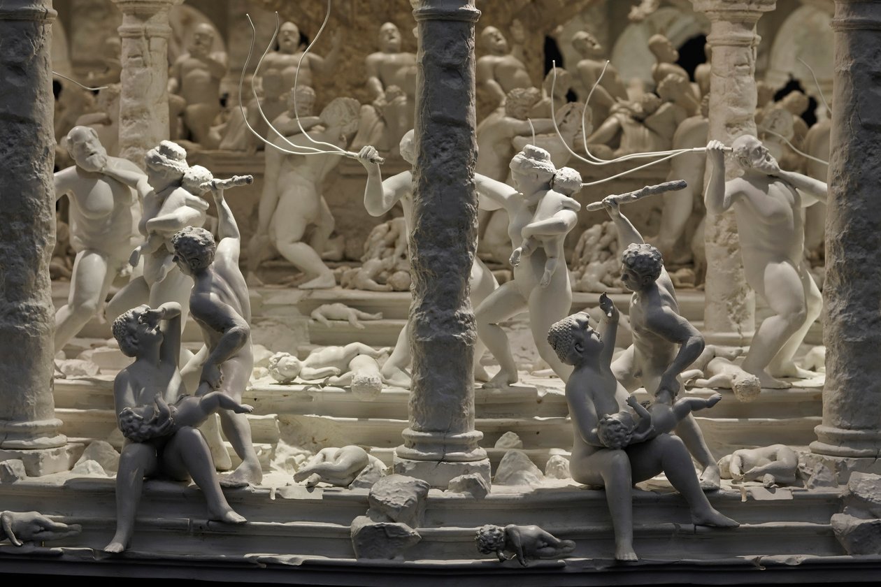 All Things Fall, 2014 (acciaio, alluminio, gesso, resina, luci LED, motore) da Mat Collishaw