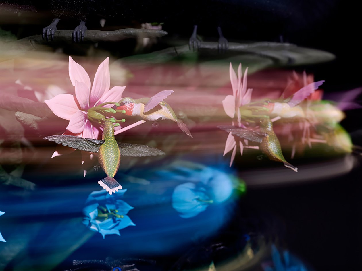 The Centrifugal Soul, 2016 (acrilico, alluminio, acciaio, luci LED, motore, circuiti elettronici, resina e vernice) da Mat Collishaw