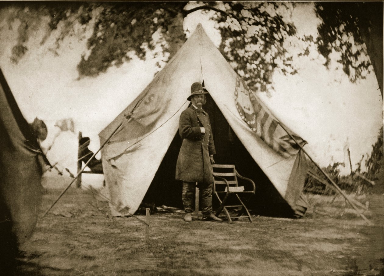 Generale A. E. Burnside in campo, 1861-65 da Mathew B. Brady