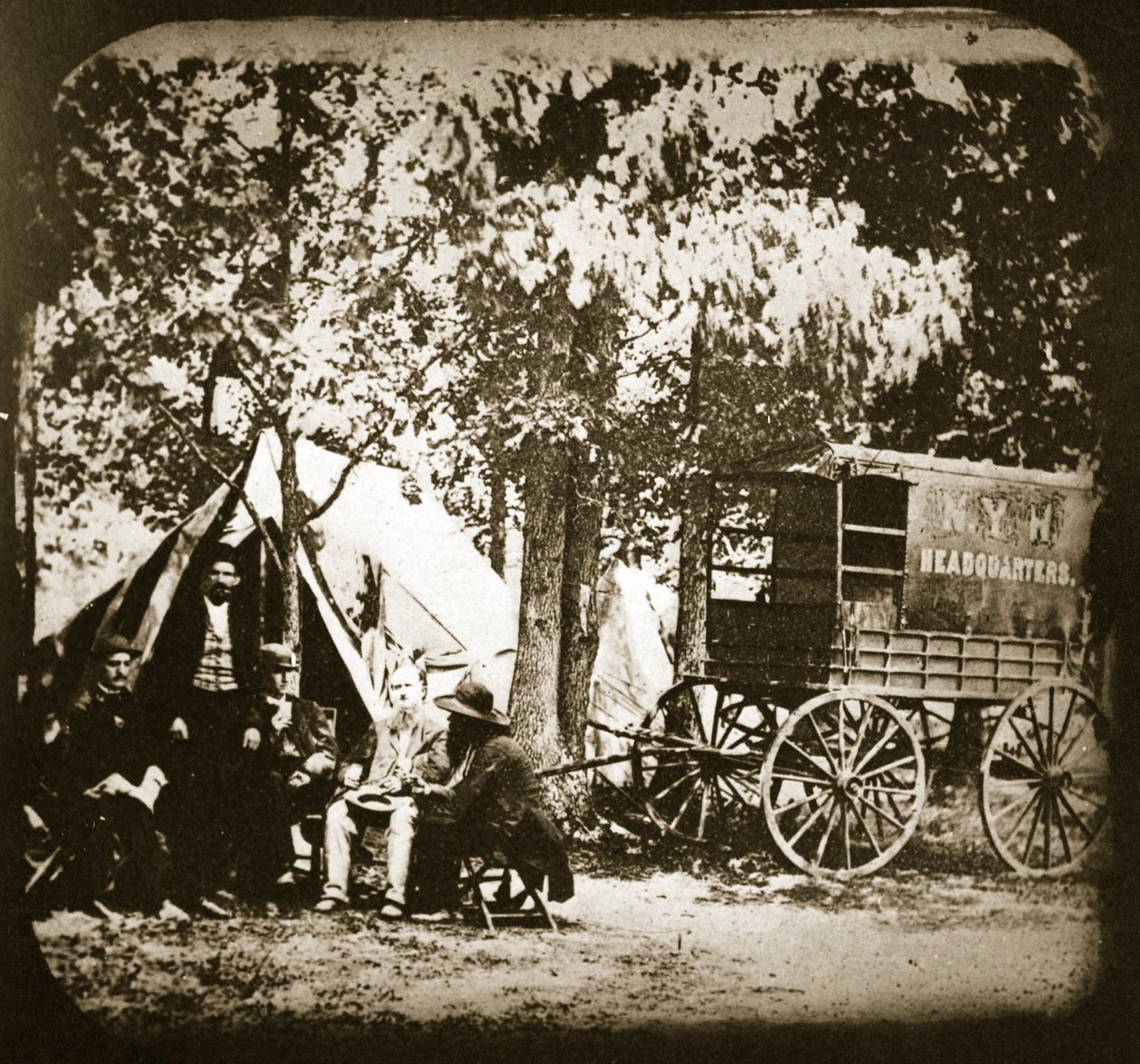 Quartier generale del New York Herald sul campo a Culpeper Court House, 1863 da Mathew B. Brady