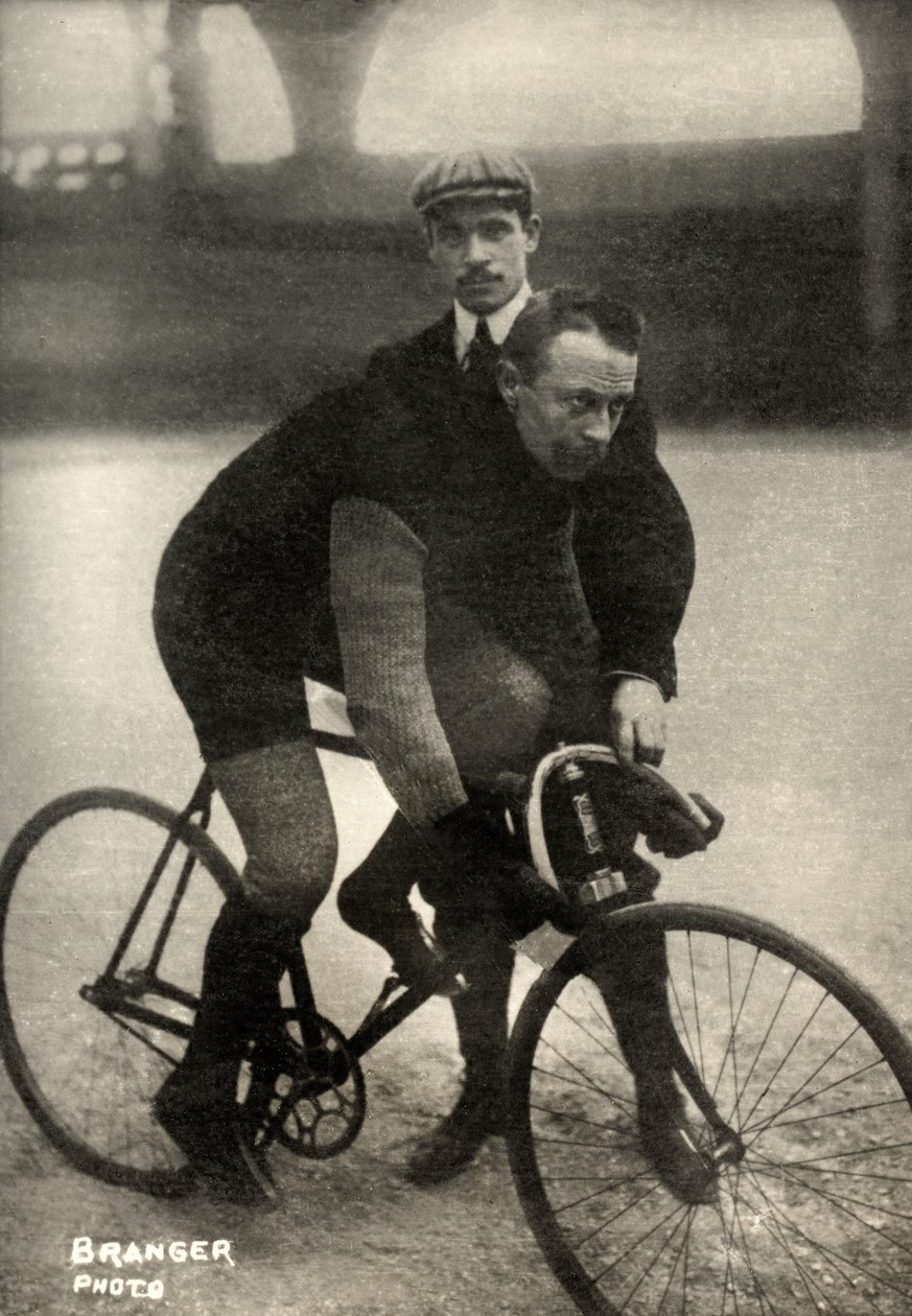 Ritratto del ciclista belga Julian Van Der Born ( 1872 ,  ) (fotografia) da Maurice-Louis Branger