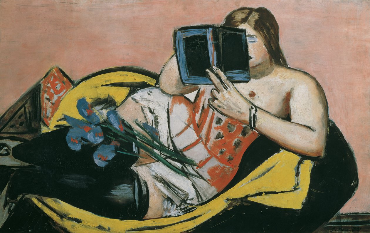 Donna sdraiata con libro e iris da Max Beckmann