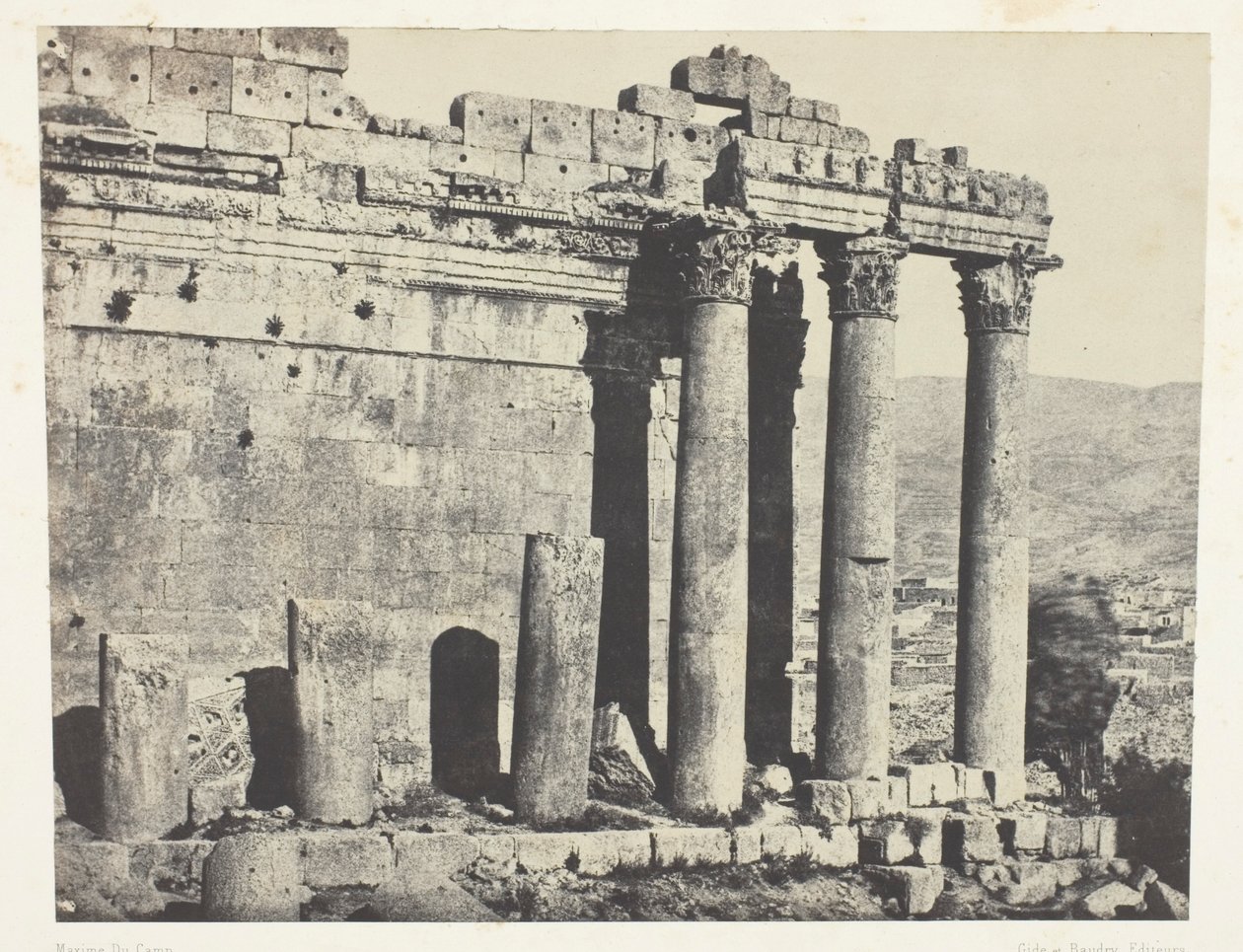 Baalbeck (Eliopoli), Tempio di Giove, facciata occidentale; Siria da Maxime Du Camp