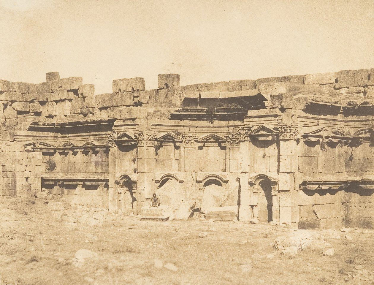 Interno del recinto del Tempio di Baalbek Eliopoli da Maxime Du Camp