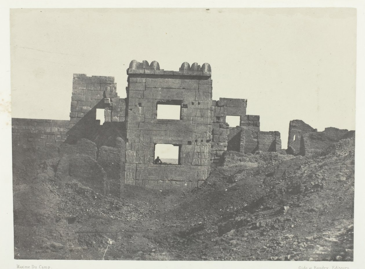 Médinet-Habou, Facciata Orientale del Gineceo di Ramses-Méiamoun, Tebe, 1849-51, stampato 1852 da Maxime Du Camp