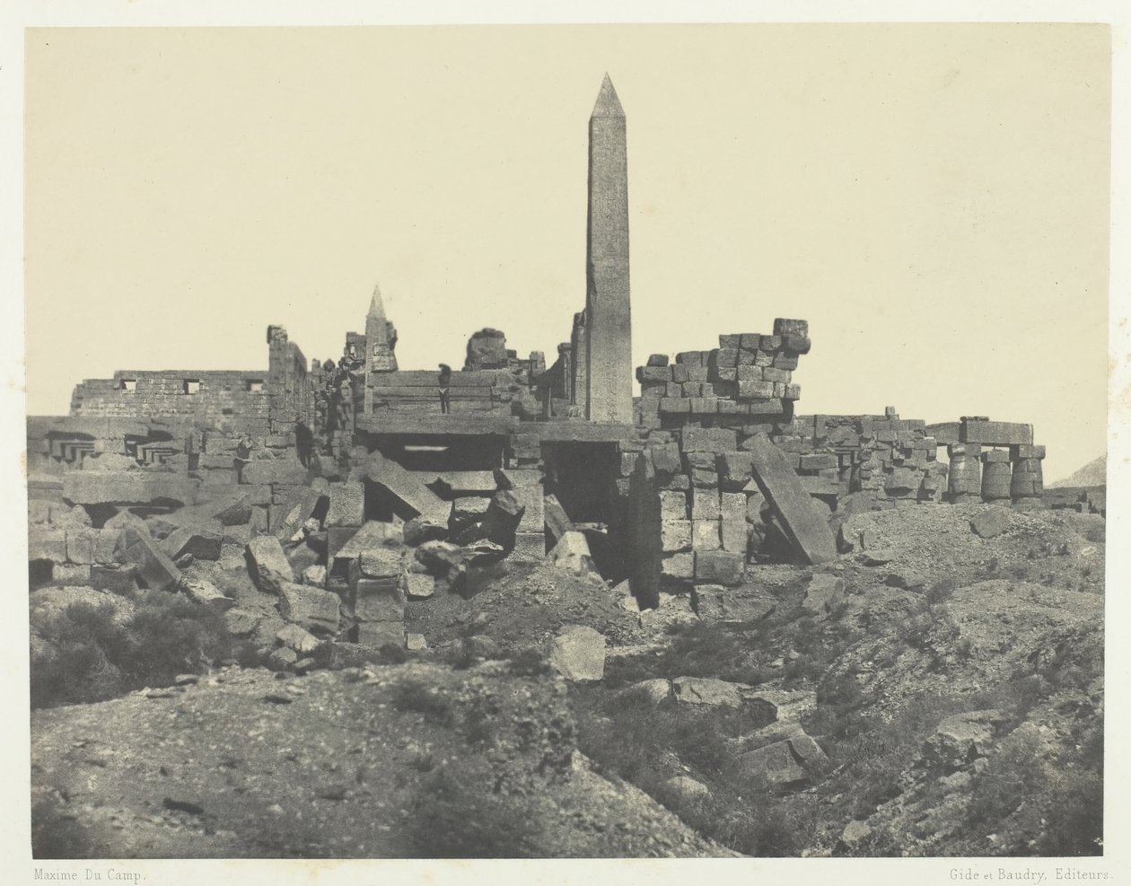 Palais de Karnak, Sanctuaire de Granit et Salle Hypostyle, Tebe, 1849-51, stampato 1852 da Maxime Du Camp