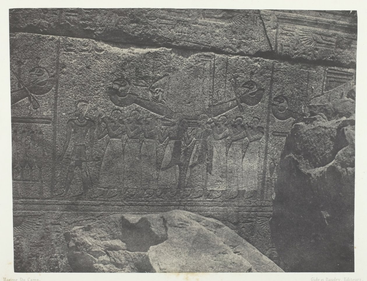 Palazzo di Karnak, sculture esterne del santuario di granito, Tebe da Maxime Du Camp
