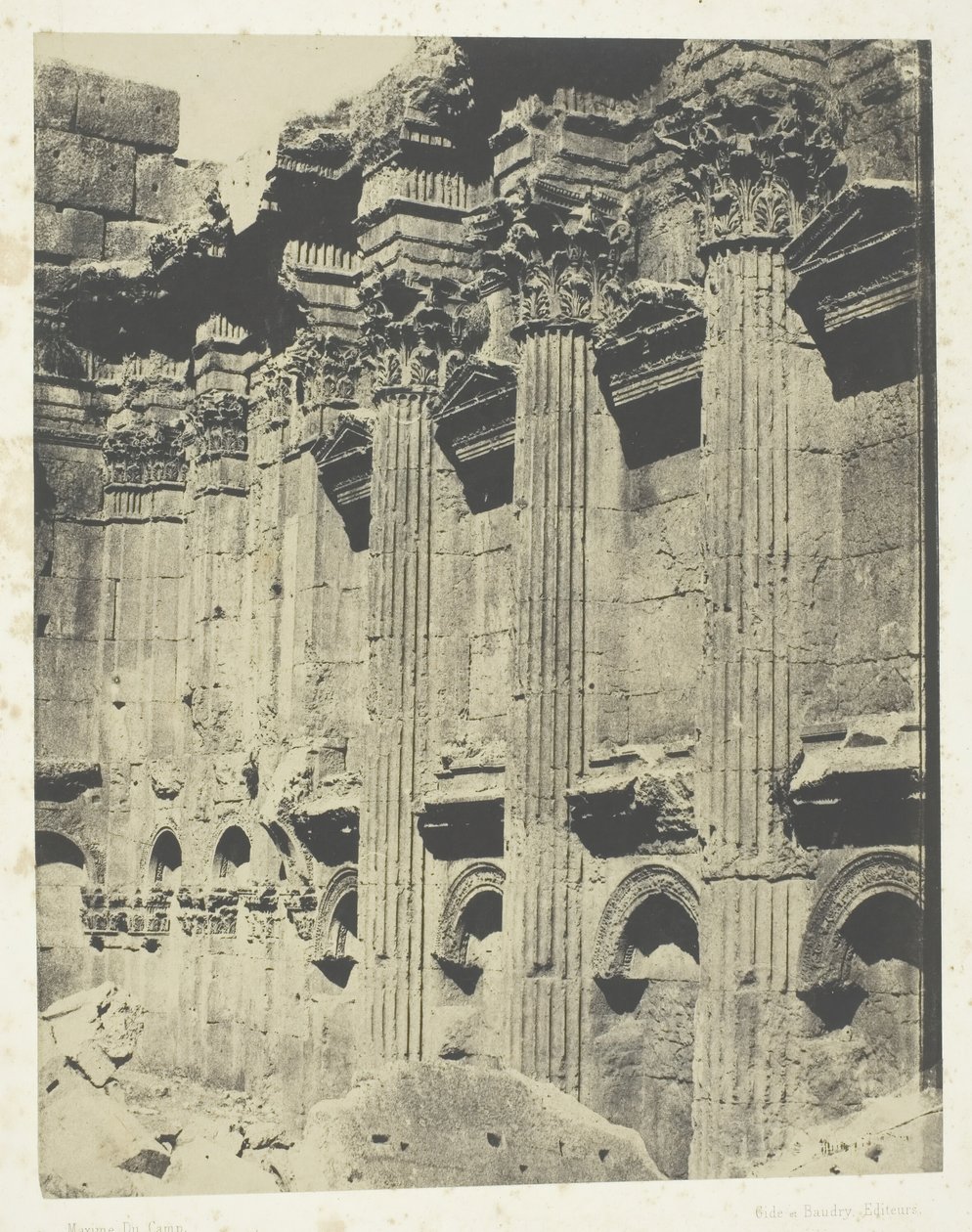 Tempio di Giove a Baalbeck Heliopolis, Interno del Naos, Siria, 1849-51, stampato 1852 da Maxime Du Camp
