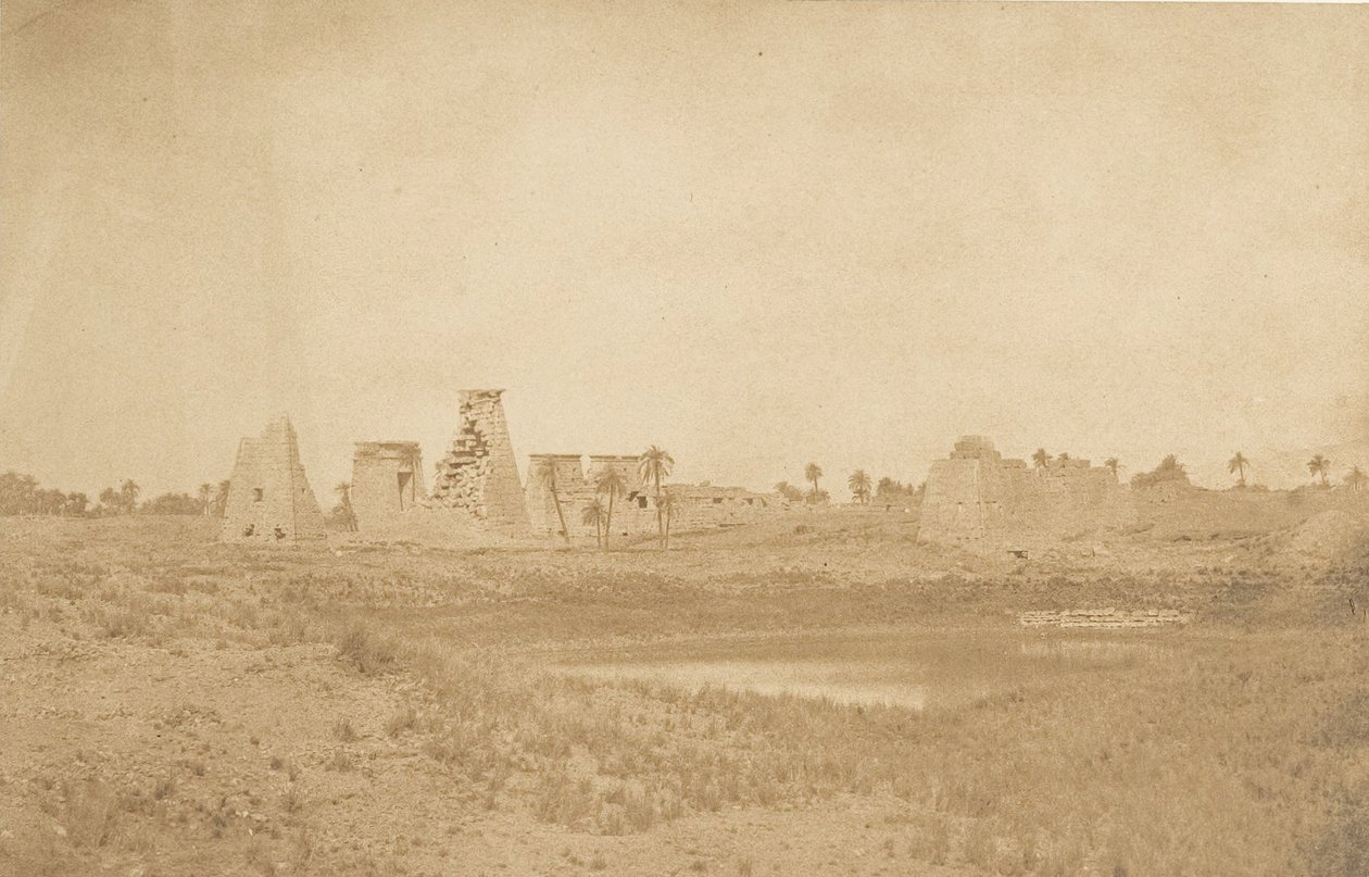 Vista dei propilei del palazzo di Karnak, presa da Sud-Est, 1849-50 da Maxime Du Camp
