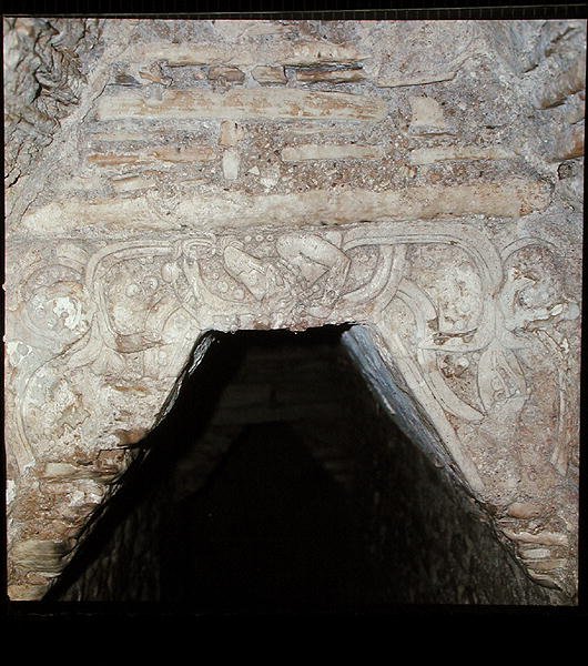 Scultura dal seminterrato del Palazzo, Tardo periodo classico Maya da Mayan Mayan