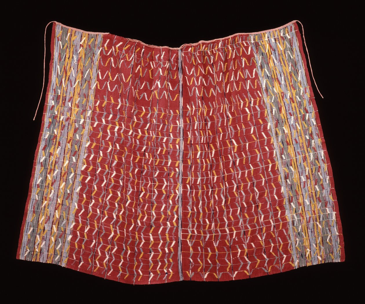 Mantello della confraternita, possibilmente per la figura di un santo, c.1920-1940 (cotone; tessitura a trama semplice con strisce di ordito e ikat di ordito e motivi a trama supplementare) da Mayan Mayan