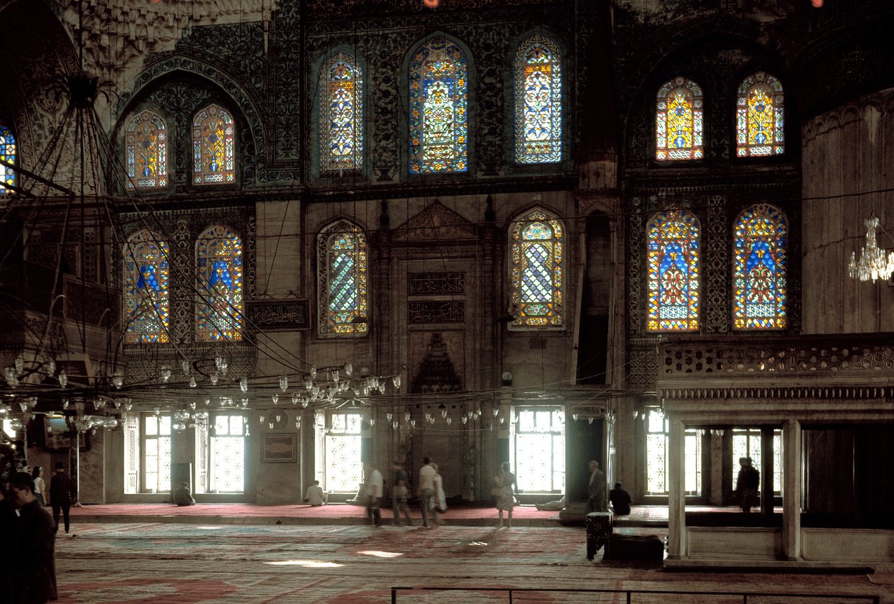 Arte ottomana: vista interna della Moschea Blu costruita tra il 1609 e il 1617 da Mehmet Aga