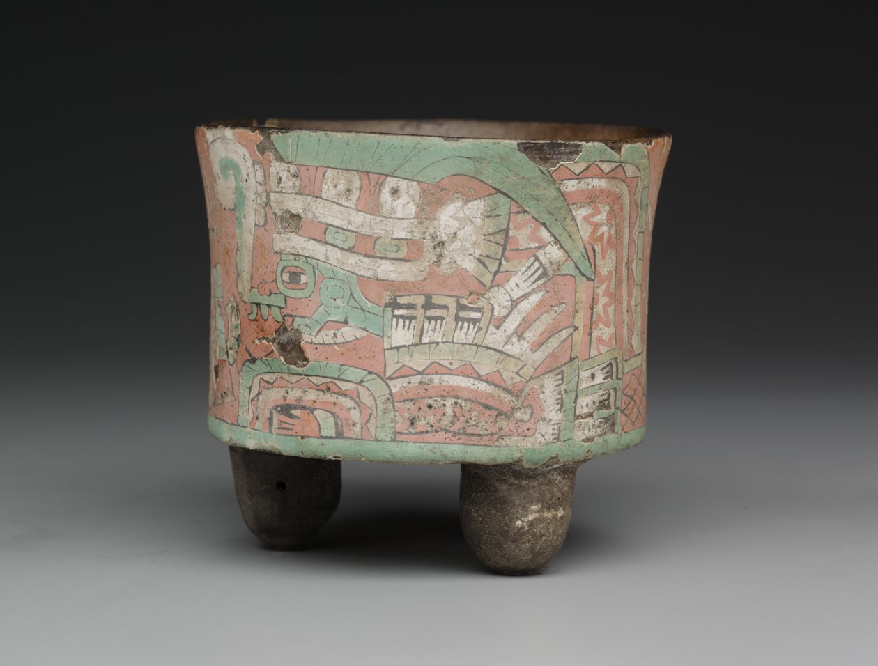 Vaso tripode cilindrico con due figure con occhiali, c.A.D. 400-650 da Mesoamerican Mesoamerican
