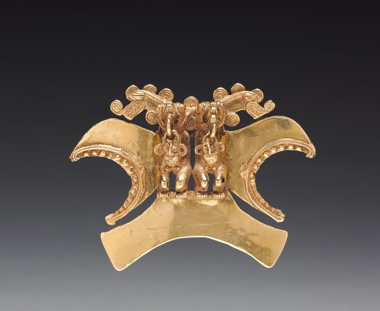 Pendente a doppia testa di uccello da Mesoamerican Mesoamerican