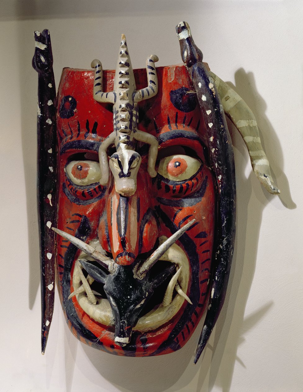 Maschera di un cervo usata dai popoli Mayo degli Stati di Sonora e Sinaloa in Messico per la Danza del Cervo o Pascola da Mexican School