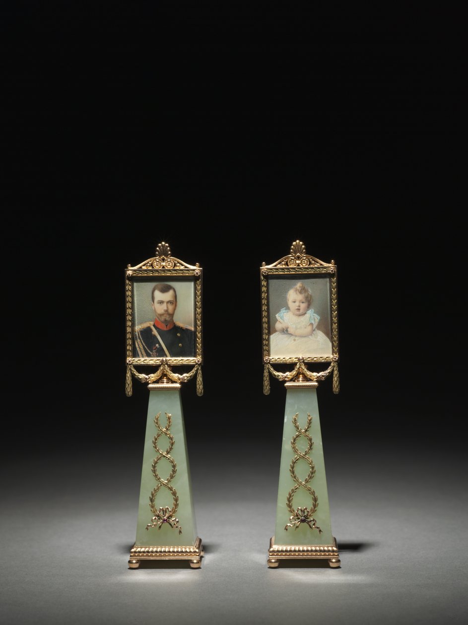 Miniature incorniciate: Ritratto dello Zar Nicola II e Ritratto della Granduchessa Olga, ditta di Peter Carl Fabergé da Michael Evlampievich Perkhin