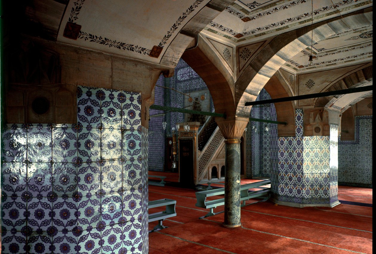 Vista interna della Moschea Rustem Pasha (1560-1564) da Mimar Sinan