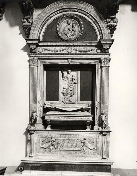 Monumento al Conte Ugo (m.1001) Marchese di Toscana da Mino da Fiesole