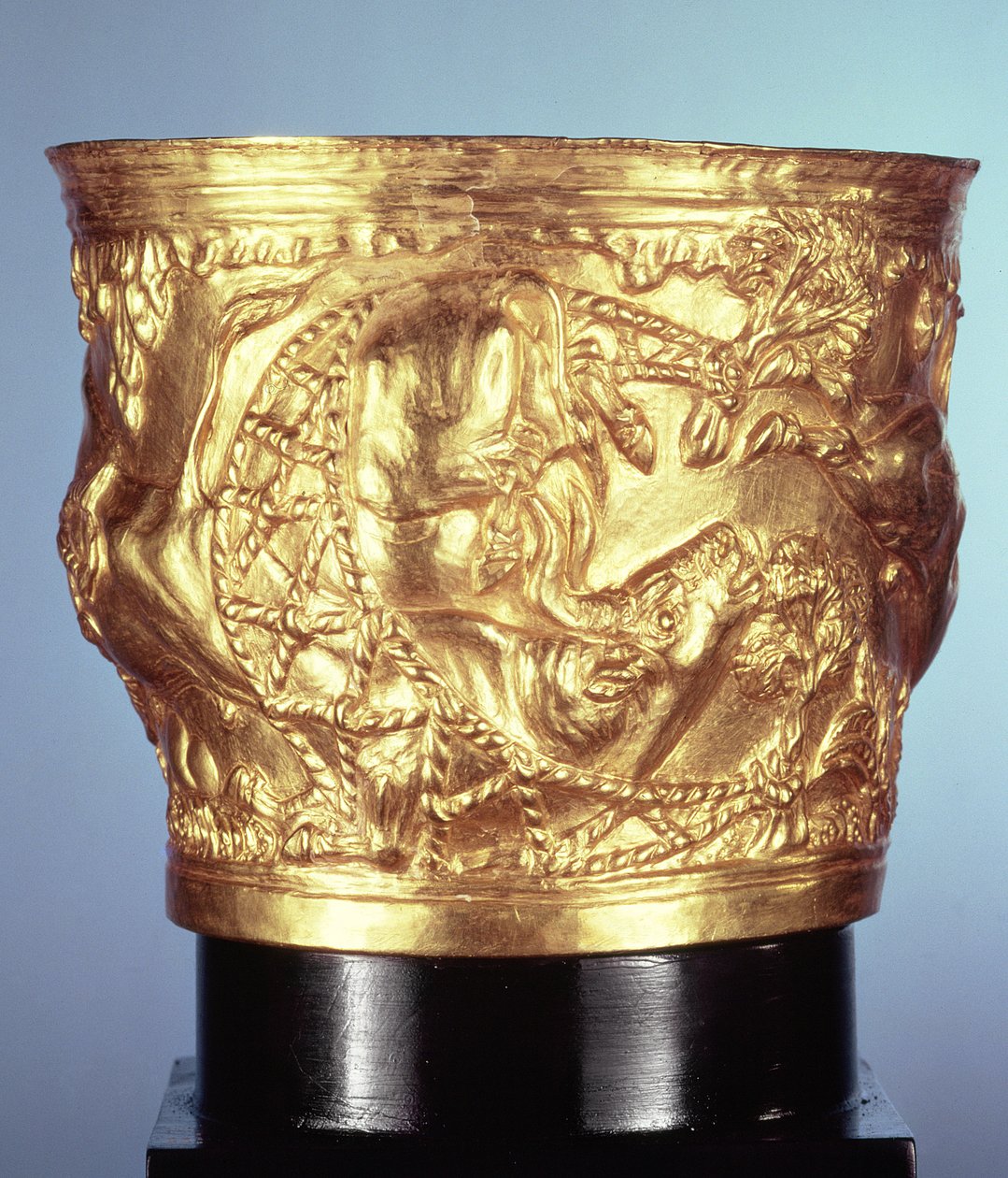 Coppa, trovata nella tomba reale di Vaphio, Sparta, tardo minoico I, c.1500 a.C. da Minoan