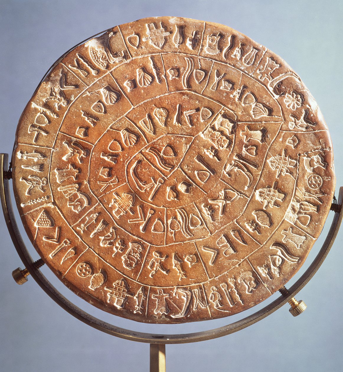 Il Disco di Festo, con simboli di significato sconosciuto, da Creta, c.1650 a.C. da Minoan