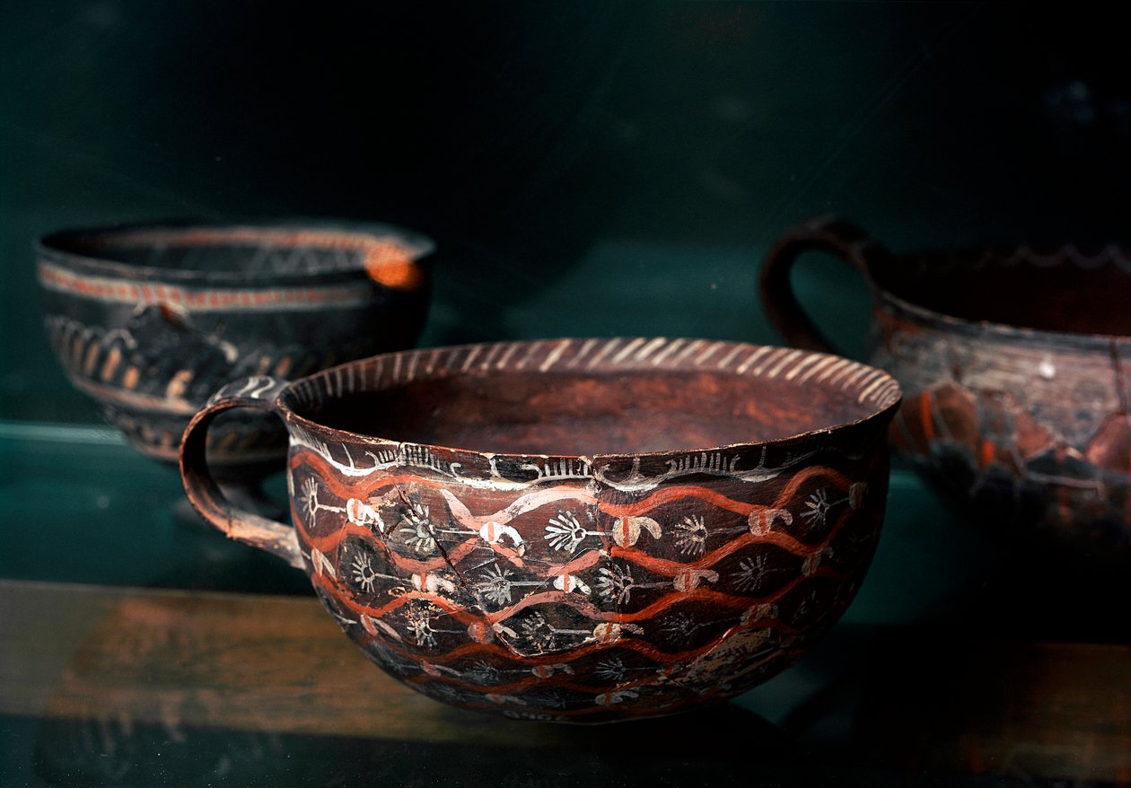 Arte minoica: coppa ceramica del periodo Kamares (Creta) protopalatiale (2100-1650 a.C.), da Cnosso. Heraklion, Museo Archeologico da Minoan