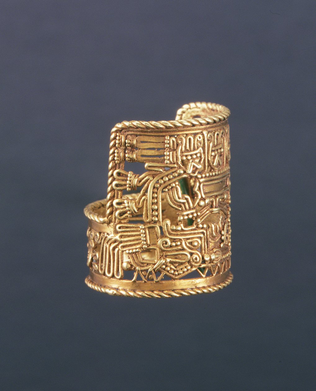 Anello in stile Puebla, dallo Stato di Oaxaca, Messico, 1250-1521 da Mixtec