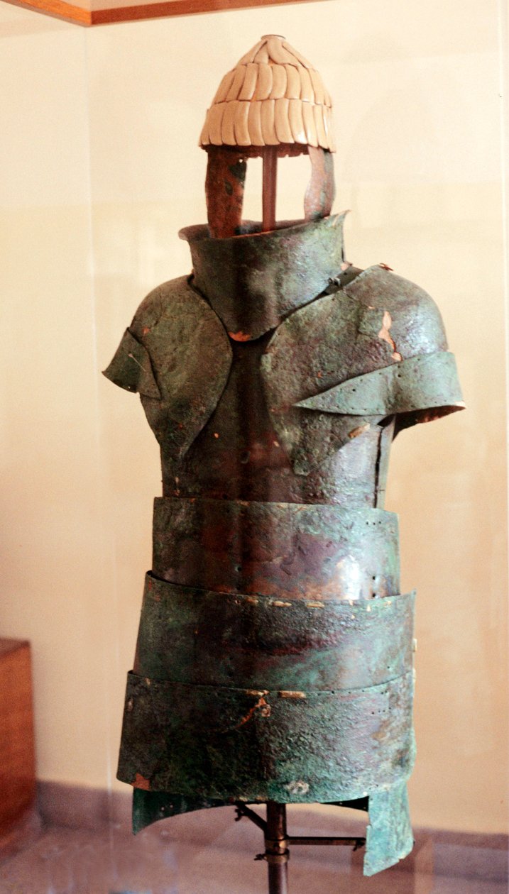Corazza e elmo di zanna di cinghiale da Mycenaean