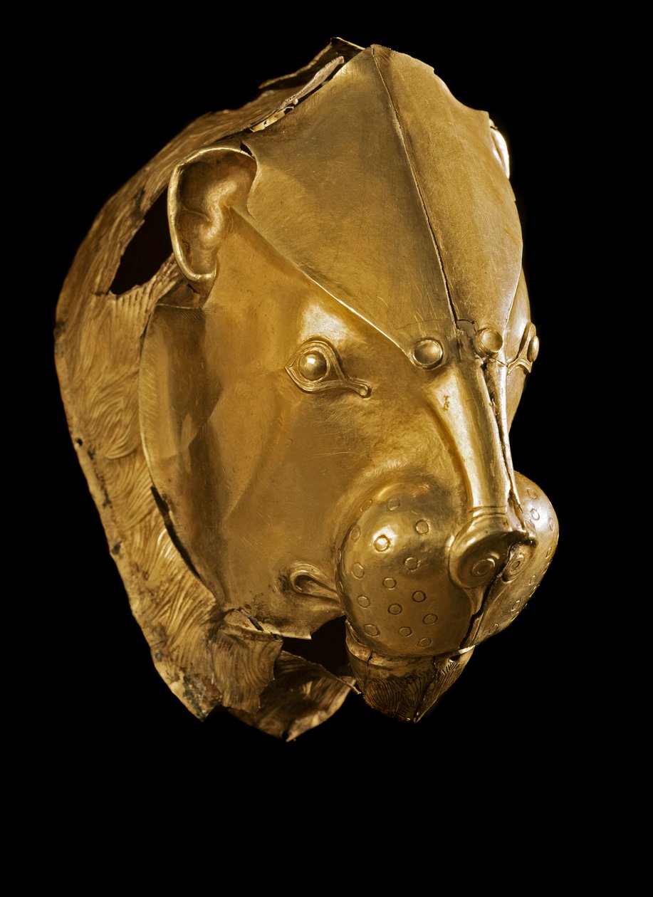 Arte micenea: rhyton dorato a forma di testa di leone dalla tomba IV, Micene. XVI secolo a.C. Dim. 14 cm Atene, Museo Archeologico Nazionale da Mycenaean