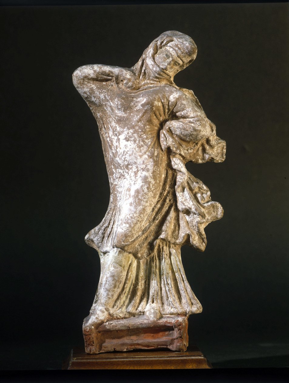 Civiltà micenea: danzatrice velata di Tanagra, III secolo a.C., Museo della Scala, Milano da Mycenaean Mycenaean