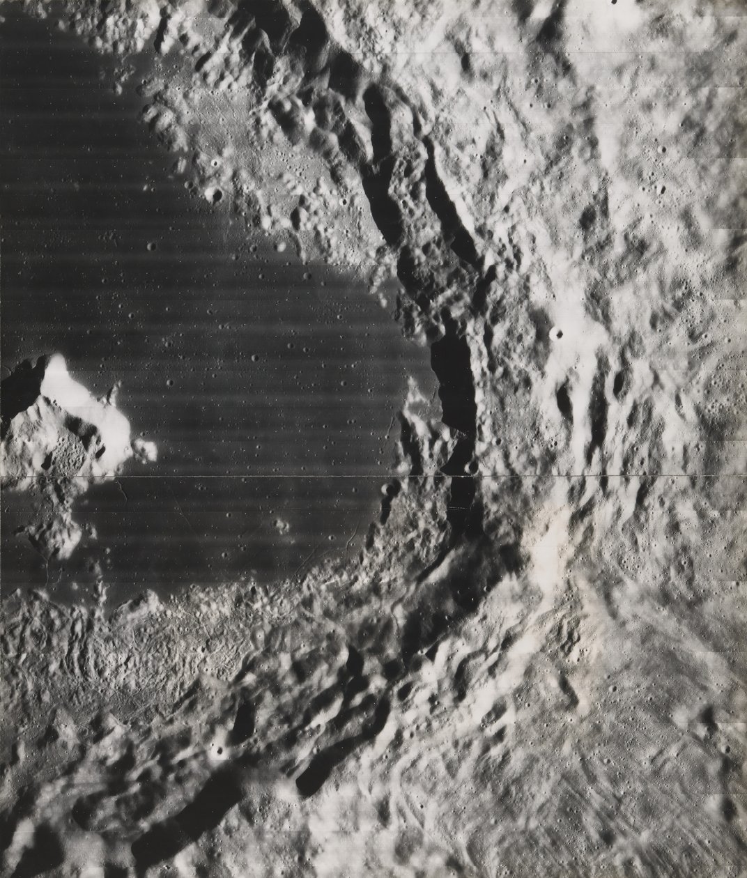 Lato oscuro della Luna ad Apolune da NASA Images