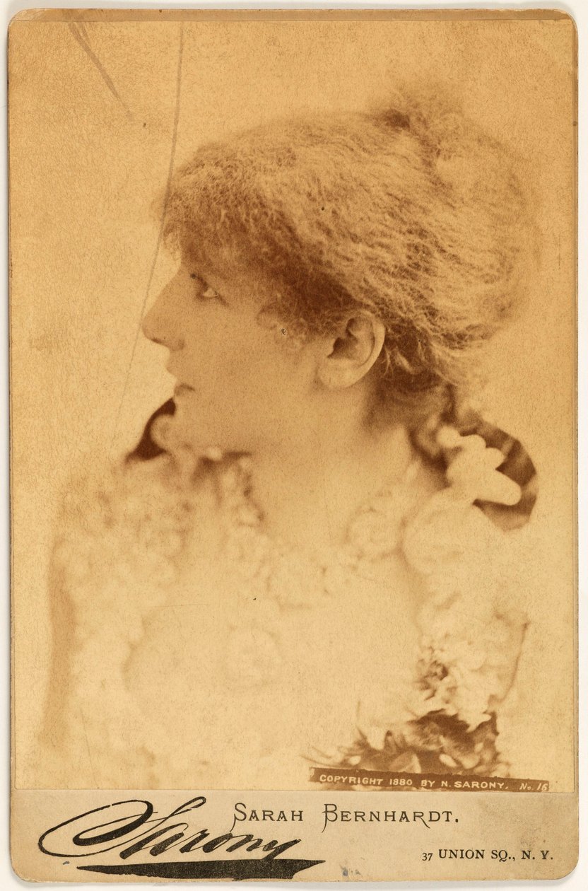 Porträt von Rosine Bernard, genannt Sarah Bernhardt (1844-1923), Schauspielerin da Napoleon Sarony