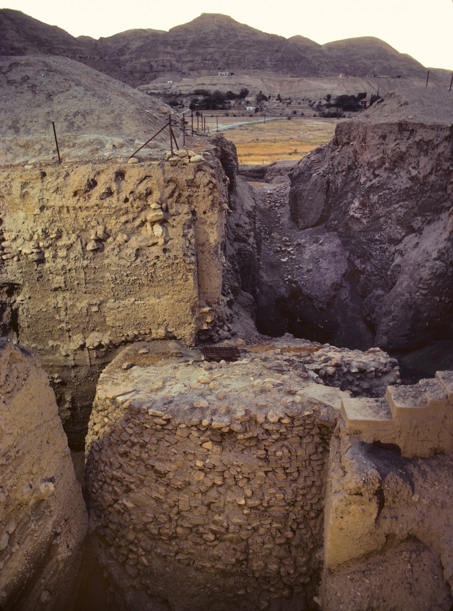 Trincea nel sito archeologico neolitico di Gerico da Nathan Benn