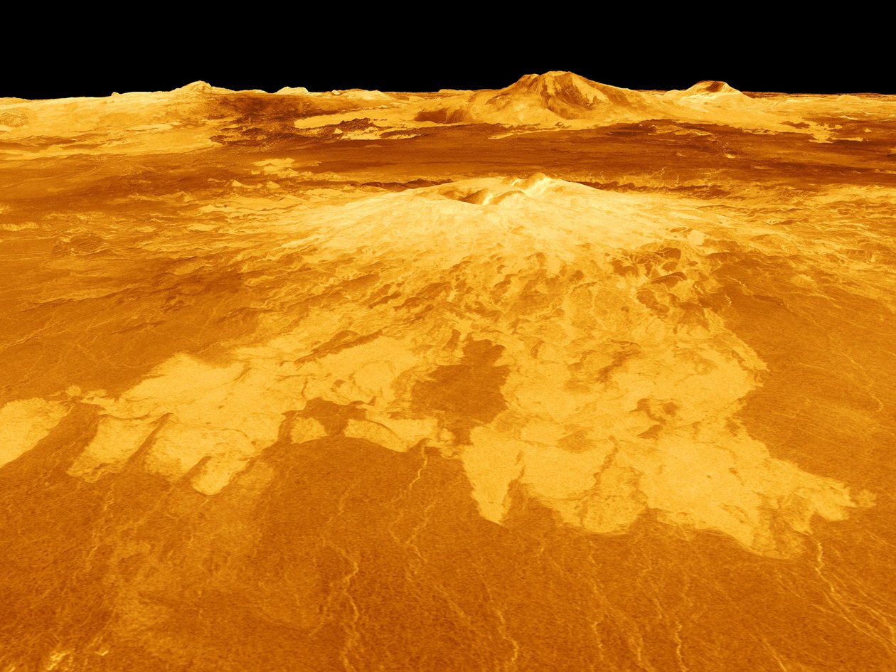Vista generata al computer della superficie del pianeta Venere dominata dal vulcano Sapas Mons da National Aeronautics and Space Administration National Aeronautics and Space Administration