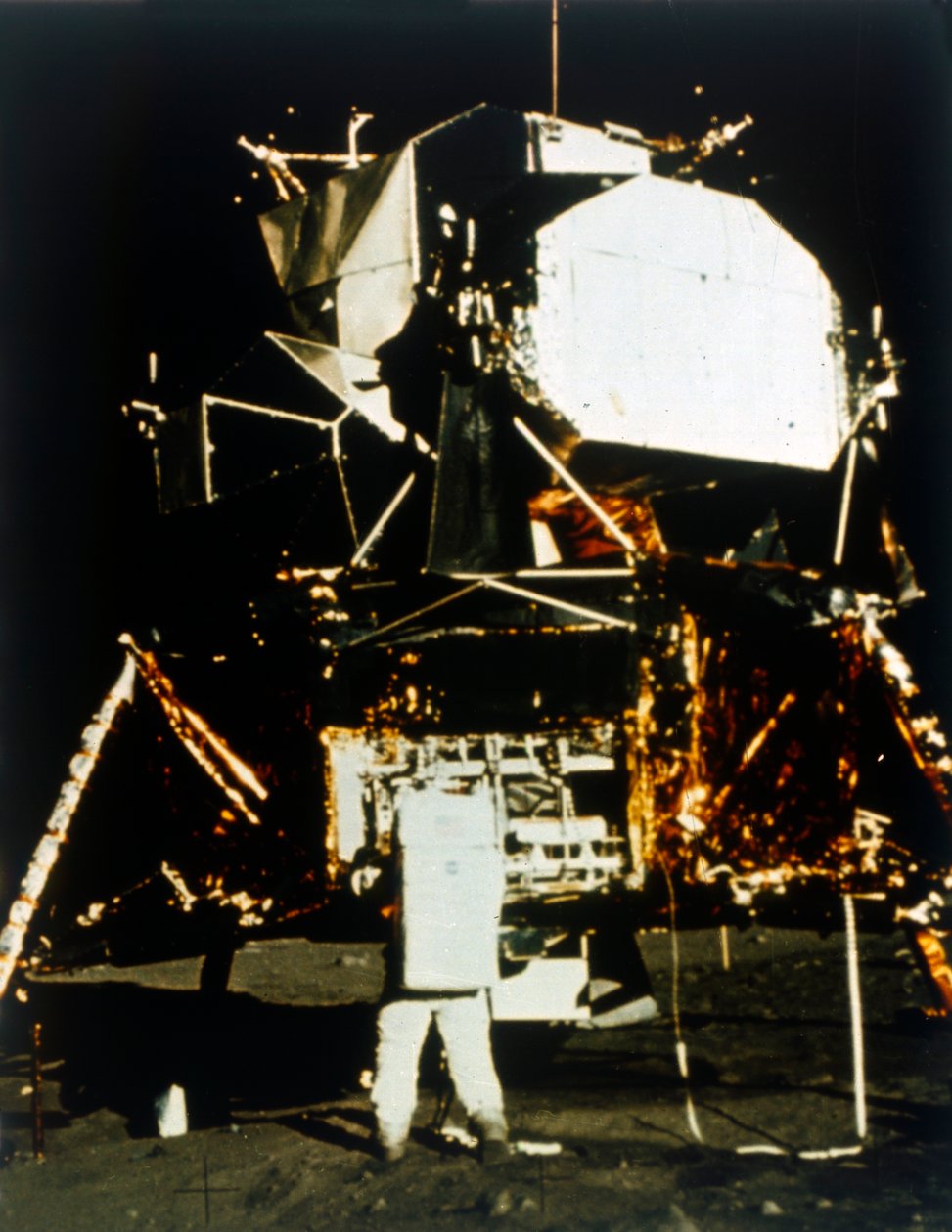 Buzz Aldrin vicino al modulo lunare sulla superficie della Luna, missione Apollo II da Neil Armstrong