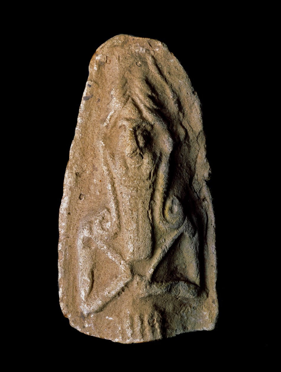 Civiltà sumera: figurina di dio guerriero. Scultura in terracotta. Dim. 9 cm Periodo neo-sumero (tra il 2093 e il 2004 a.C.) Dalla vicinanza del sito di Ur. Baghdad, Museo Nazionale dell