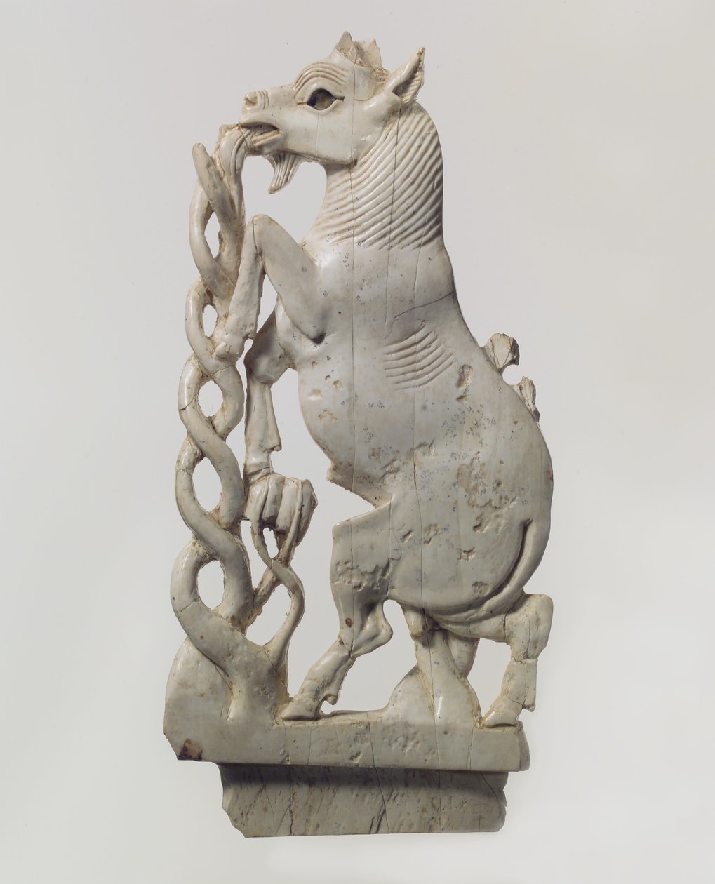 Placca di mobili traforata con una capra rampante, c. IX-VIII secolo a.C. da Neo Assyrian