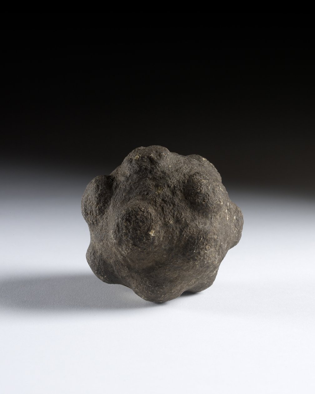 Sfera scolpita, Tardo Neolitico, Scozia, c.3750-2000 a.C. da Neolithic
