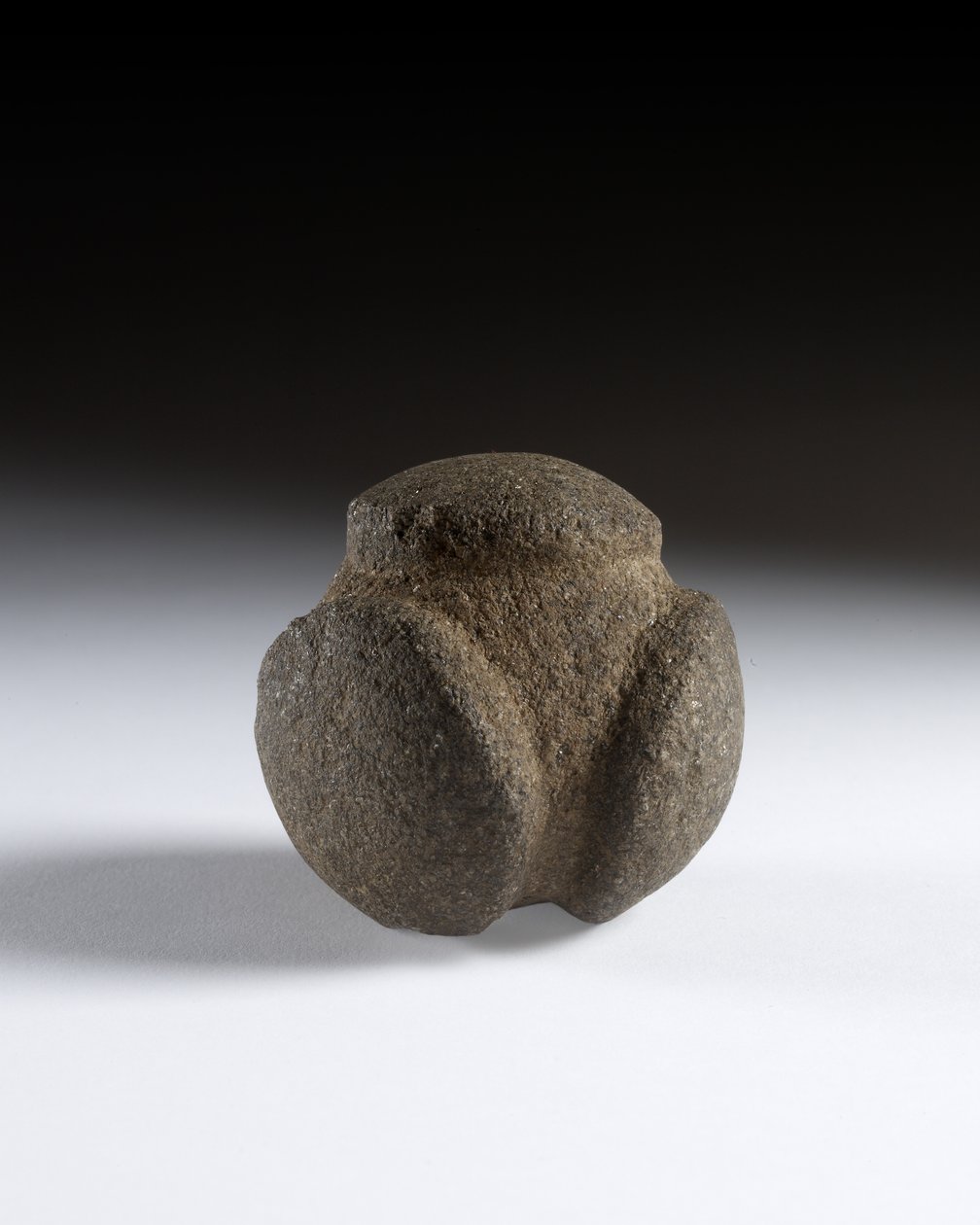 Sfera scolpita, Tardo Neolitico, Scozia, c.3750-2000 a.C. da Neolithic