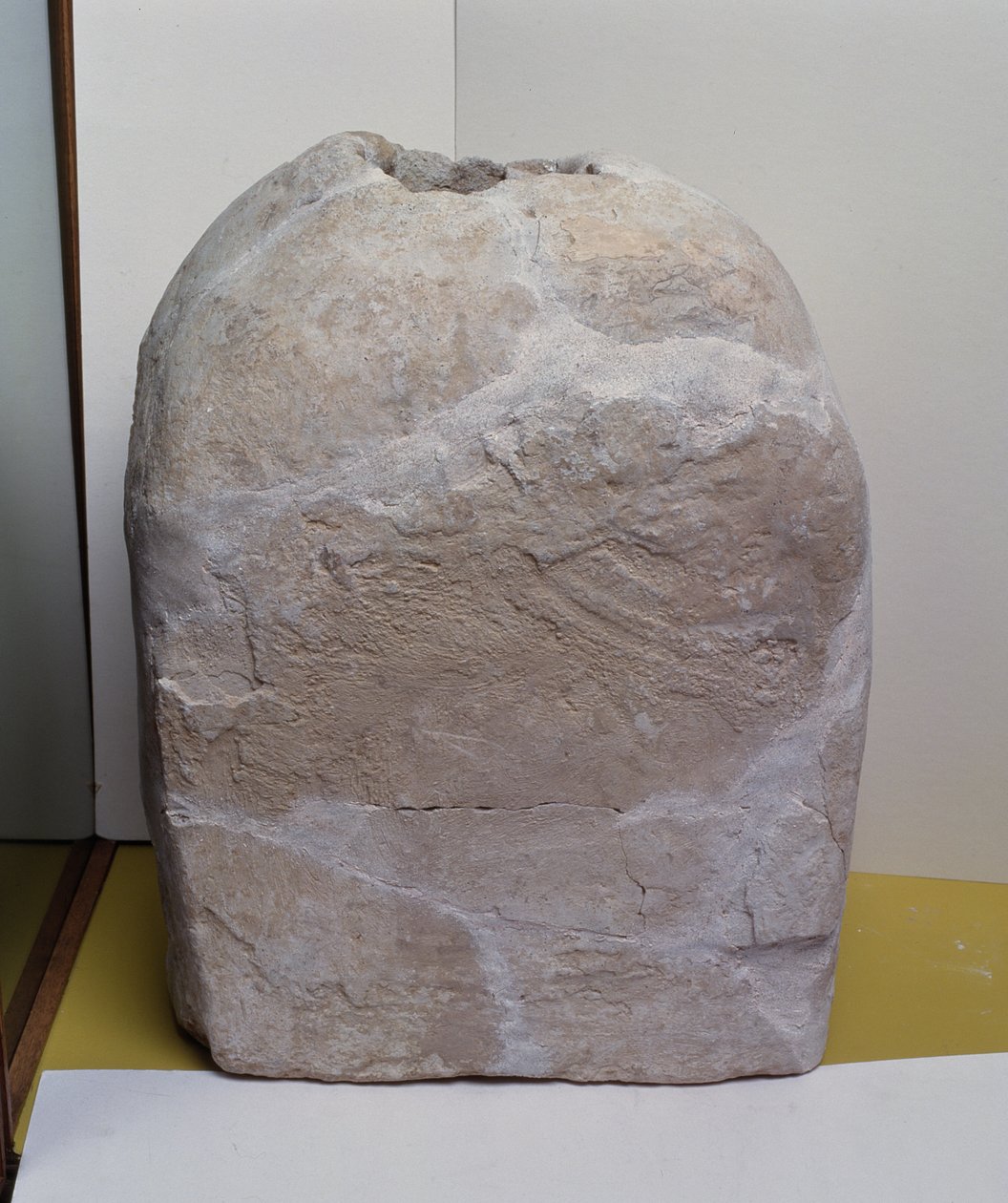 Vaso rettangolare in ceramica bianca, Gerico, Neolitico B, c.1000-6000 a.C. da Neolithic
