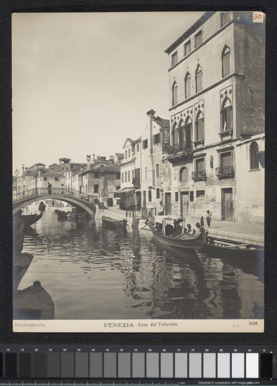 Esterno della casa di Tintoretto a Venezia da Neue Photographische Gesellschaft