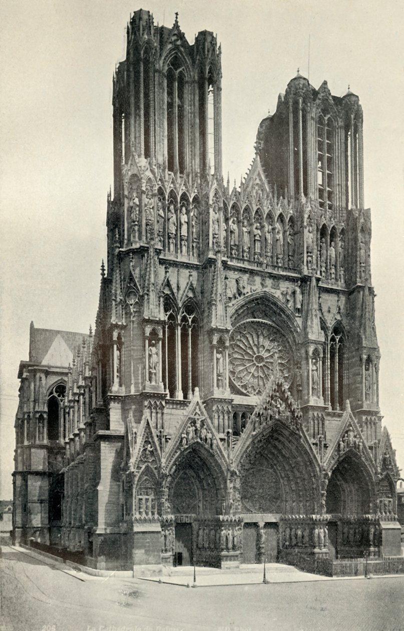 Un grande edificio gotico: la cattedrale di Reims, costruita nei secoli XIII e XIV da Neurdein