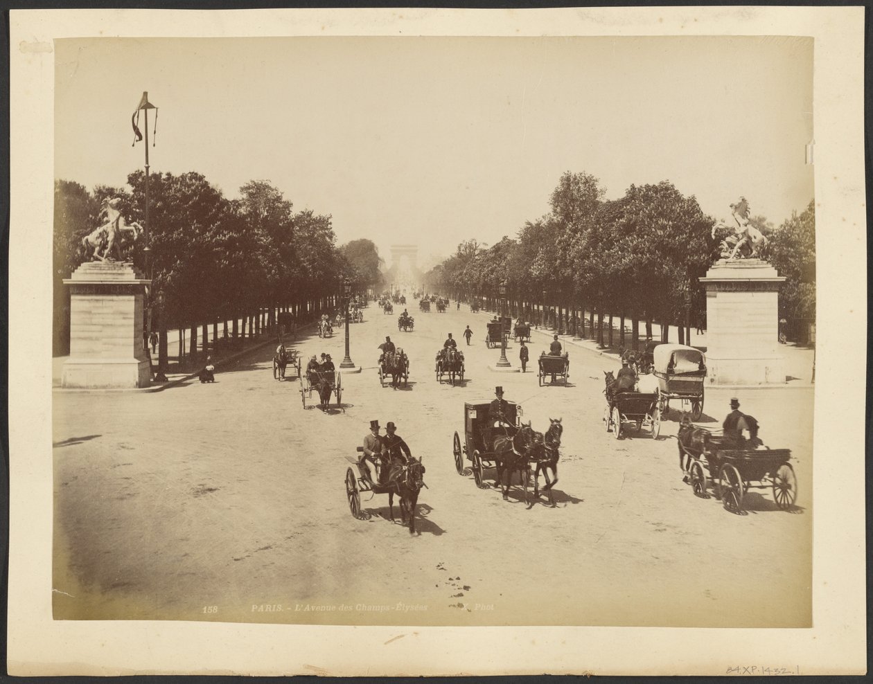 Parigi: Viale degli Champs-Elysées da Neurdein freres