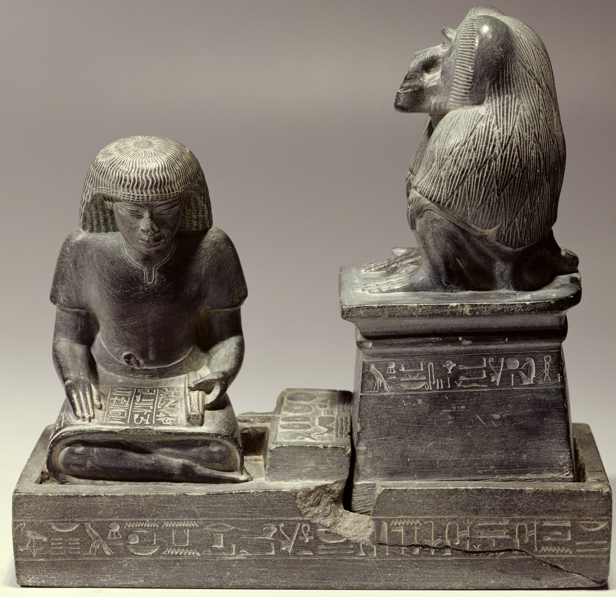 Lo scriba reale Nebmertuf che scrive sotto la protezione del dio della luna Thoth da New Kingdom Egyptian