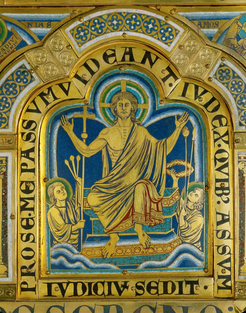 Cristo siede in giudizio, i santi portano gli strumenti della sua passione... (smalto su rame dorato) da Nicholas of Verdun