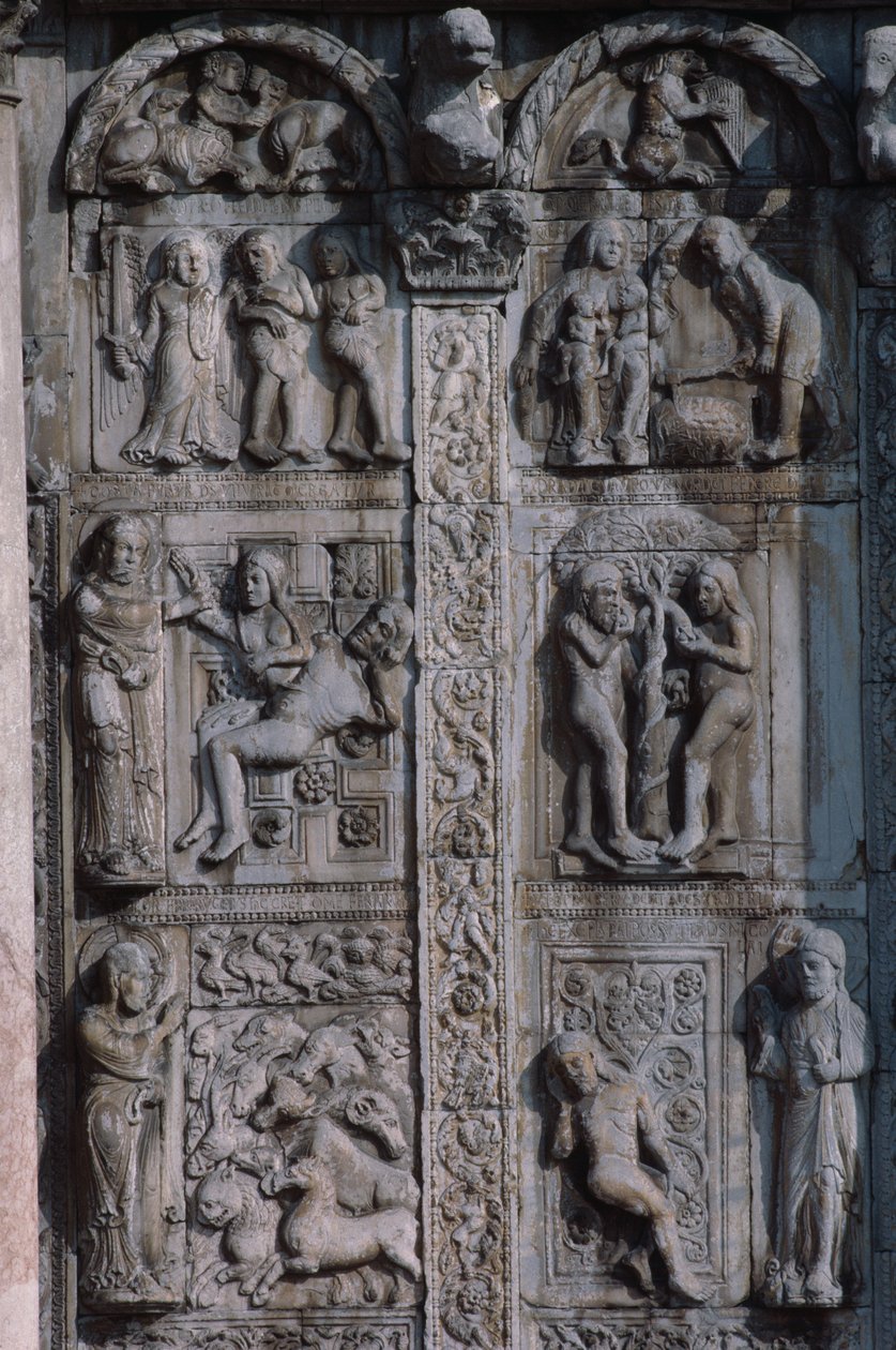 Dettaglio dal lato sud del portico ovest, c. 1120-38 da Nicholaus