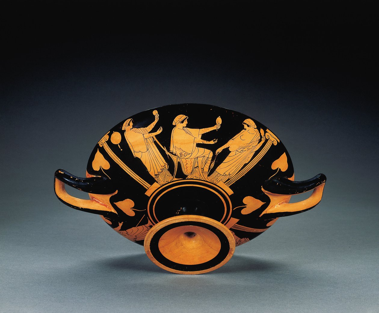 Kylix a figure rosse attiche, c.470 a.C. da Oedipus Painter (attr. to)