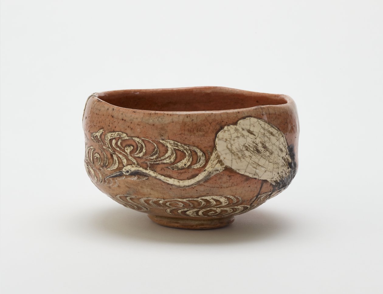 Ciotola da tè stile Kenzan con disegno di gru e acqua corrente, fine XIX secolo da Ogata (style of) Kenzan