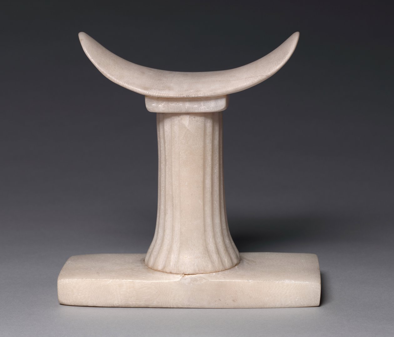 Poggiatesta di Irut, V o VI dinastia, circa 2454-2140 a.C. da Old Kingdom Egyptian